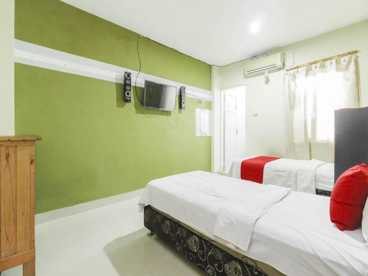 Reddoorz Near Sun Plaza Wisma tamu *