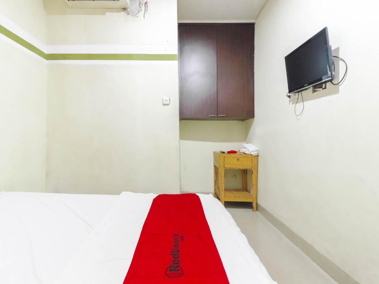 Wisma tamu Reddoorz Near Sun Plaza *