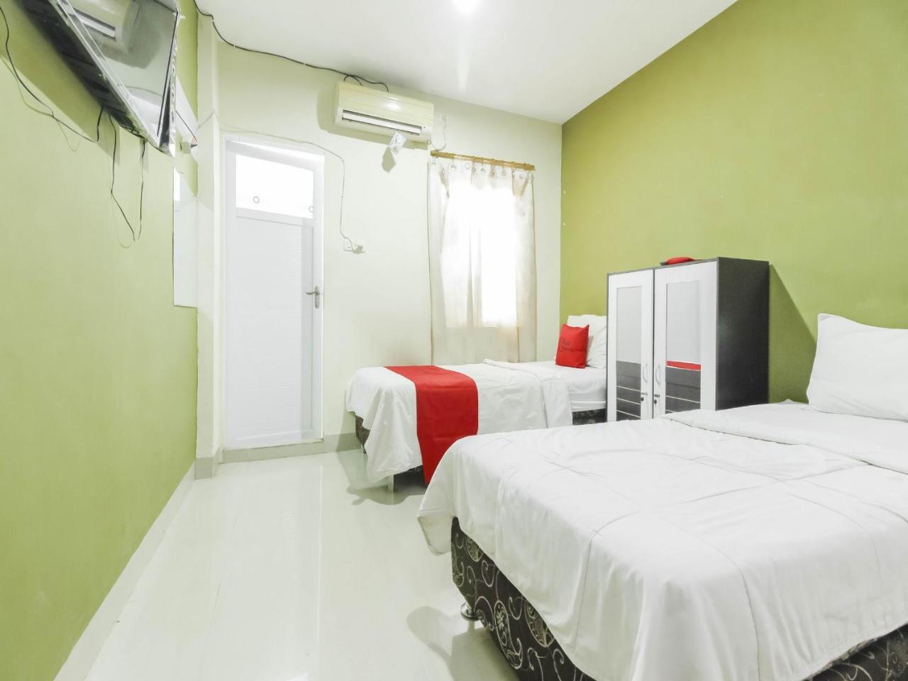 Reddoorz Near Sun Plaza Wisma tamu *