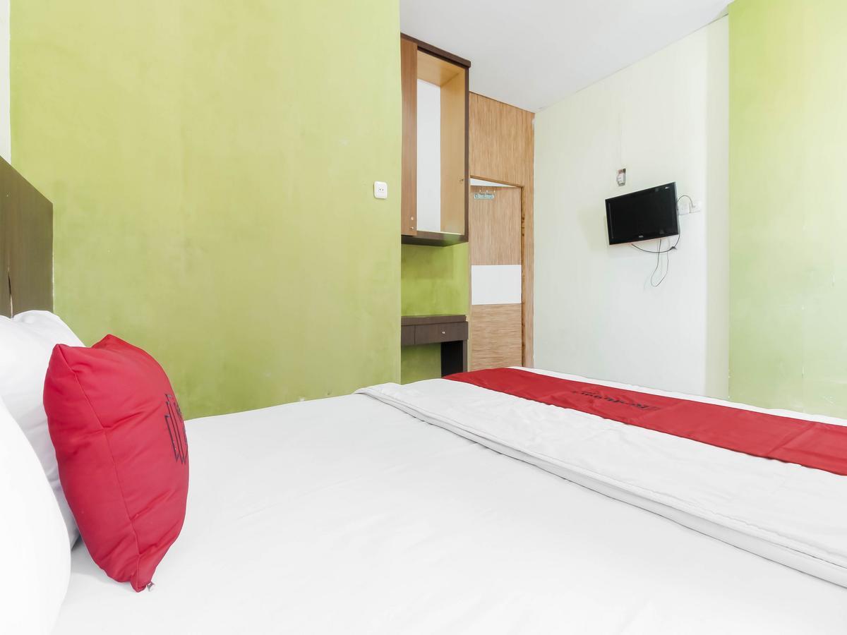 Reddoorz Near Sun Plaza Wisma tamu *
