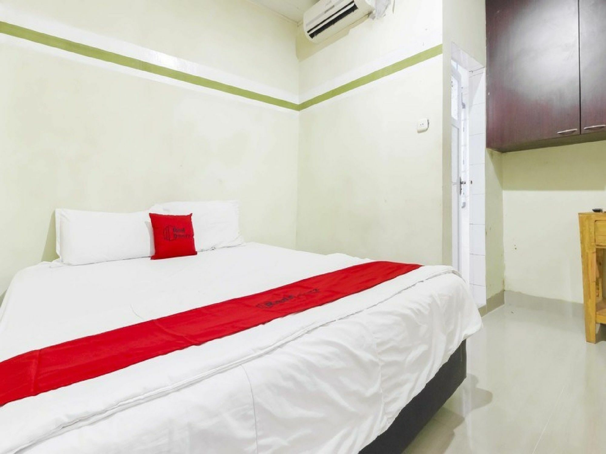Reddoorz Near Sun Plaza *